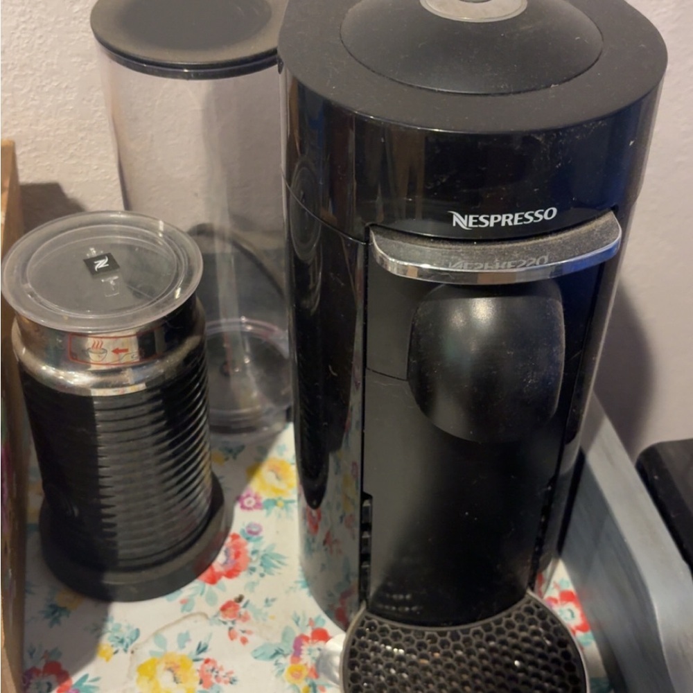 Nespresso VertuoPlus Coffee Maker Black with Milk‎ Frother